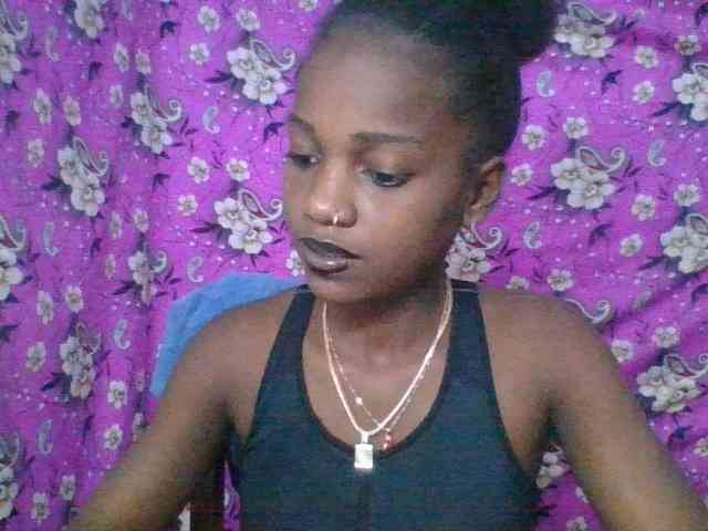 Modèle: LovelyBlackGirl