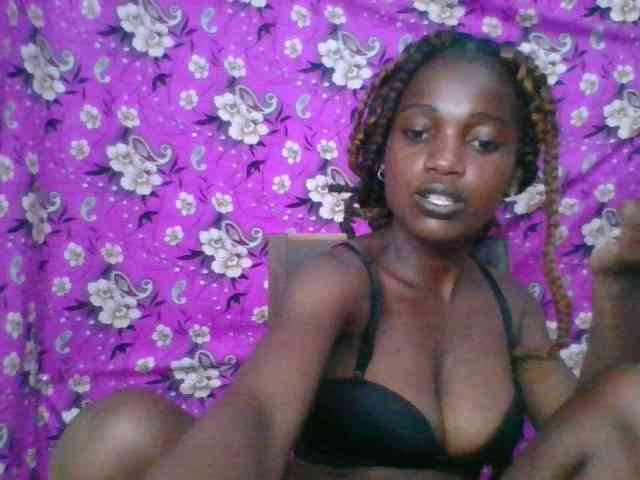 LovelyBlackGirl webcam