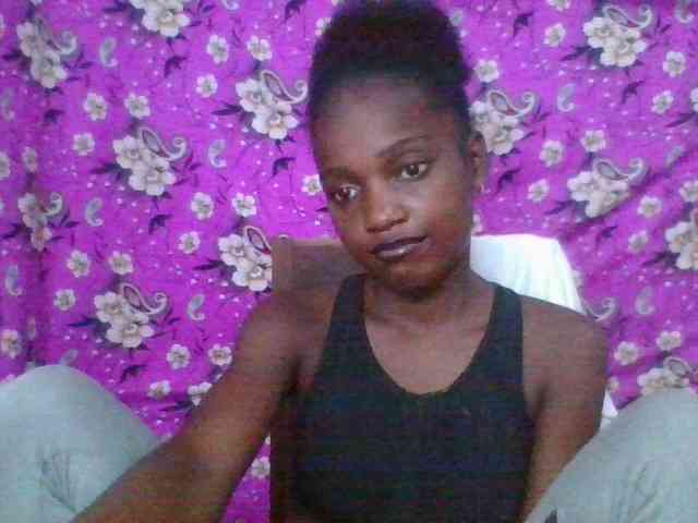 LovelyBlackGirl webcam