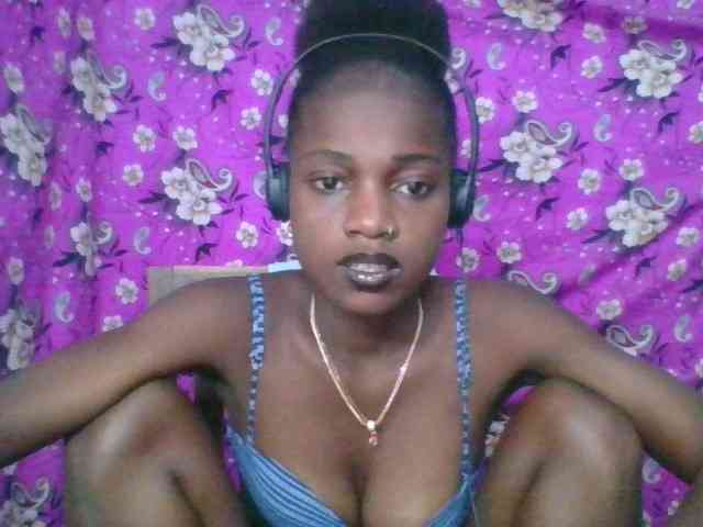 LovelyBlackGirl webcam