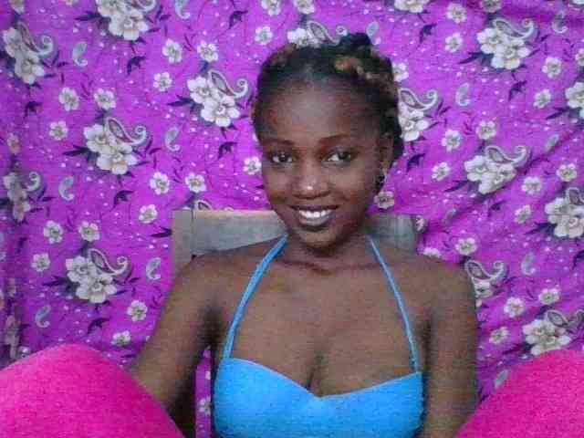 LovelyBlackGirl webcam