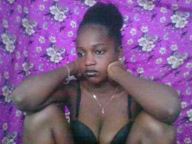 LovelyBlackGirl webcam