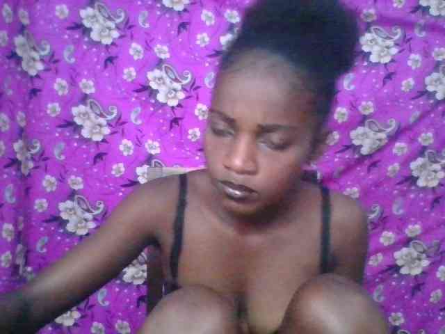 LovelyBlackGirl webcam