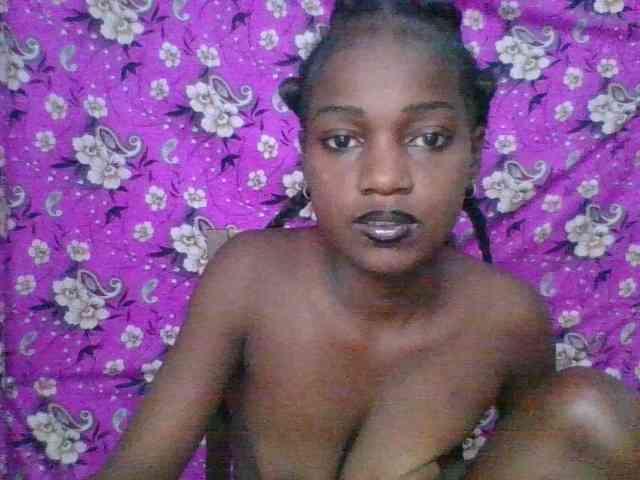 Modèle: LovelyBlackGirl