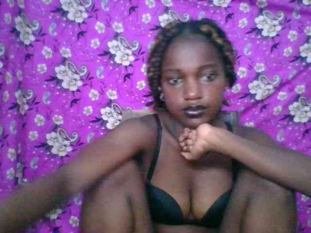 LovelyBlackGirl webcam