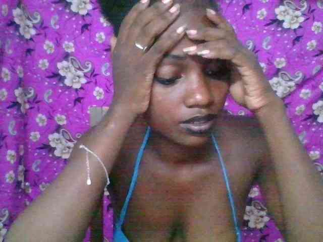 LovelyBlackGirl webcam