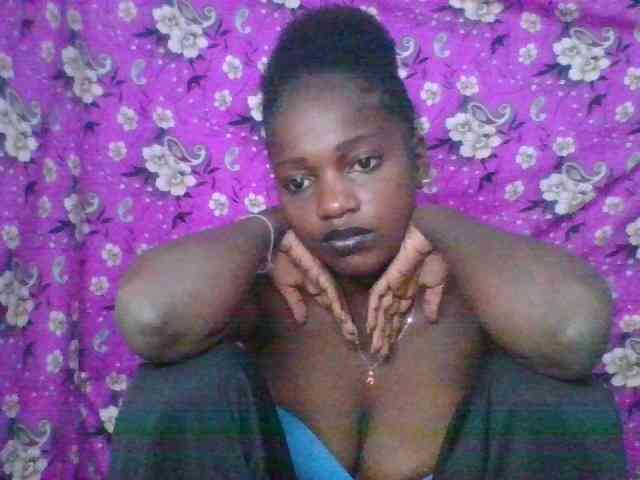 LovelyBlackGirl webcam