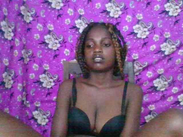 LovelyBlackGirl webcam