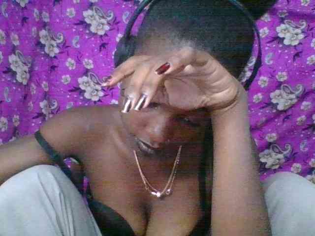 LovelyBlackGirl webcam