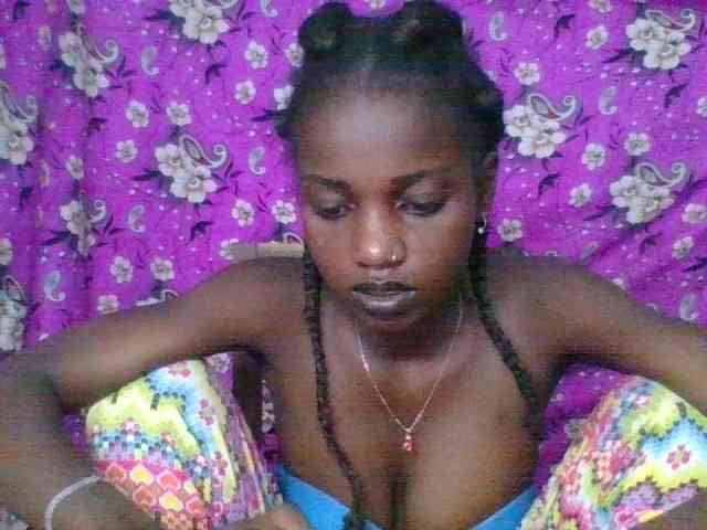 Modèle: LovelyBlackGirl