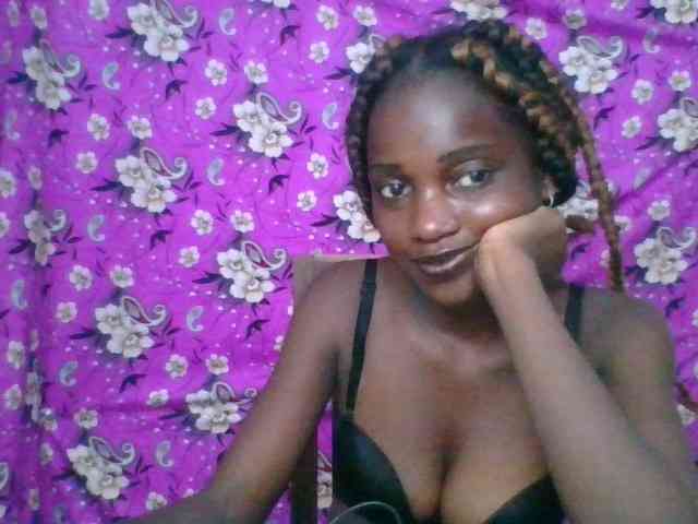 LovelyBlackGirl webcam