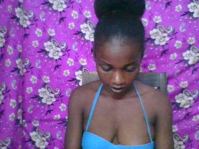 Modèle: LovelyBlackGirl