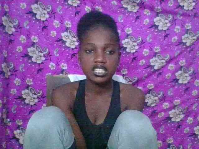 LovelyBlackGirl webcam