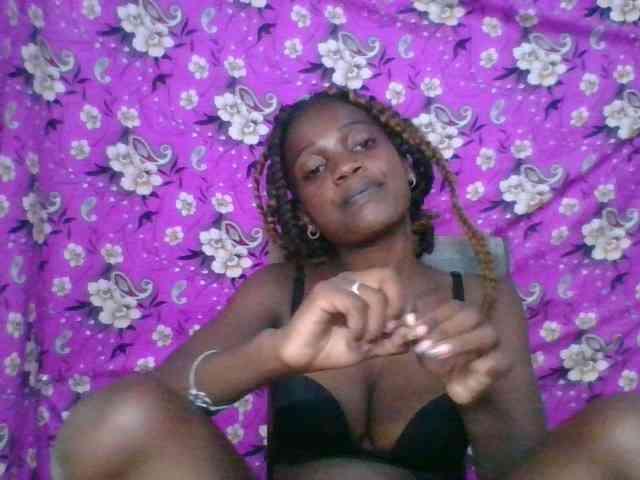 LovelyBlackGirl webcam