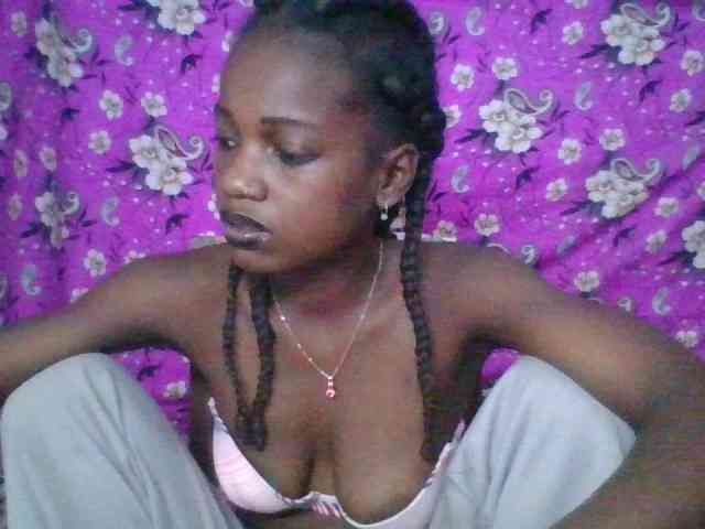 LovelyBlackGirl webcam