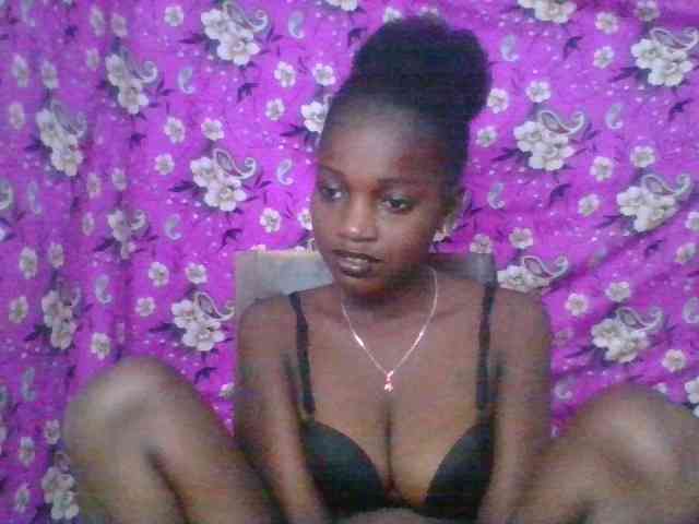 LovelyBlackGirl webcam