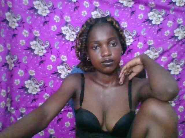 LovelyBlackGirl webcam