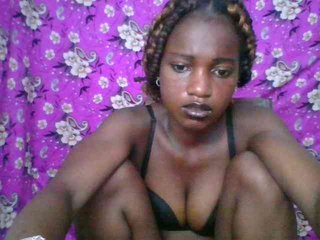 LovelyBlackGirl webcam