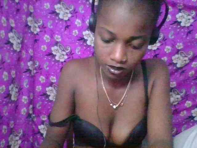 LovelyBlackGirl webcam