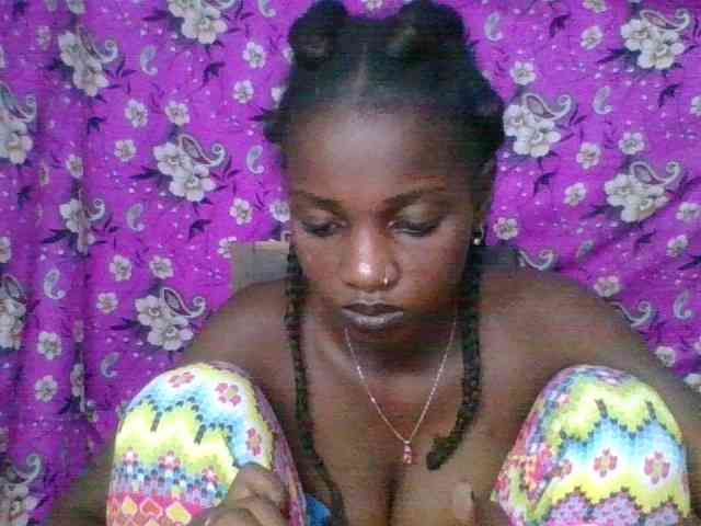 LovelyBlackGirl webcam
