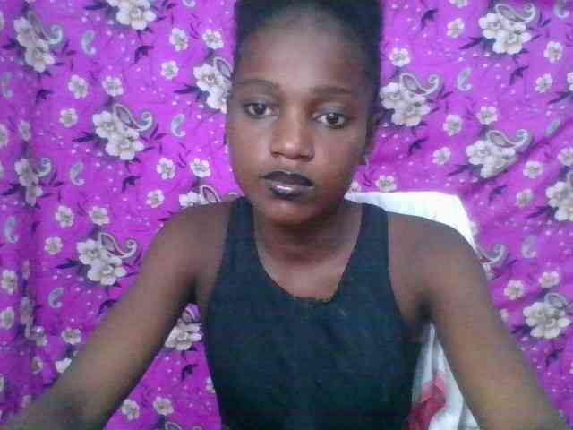 LovelyBlackGirl webcam