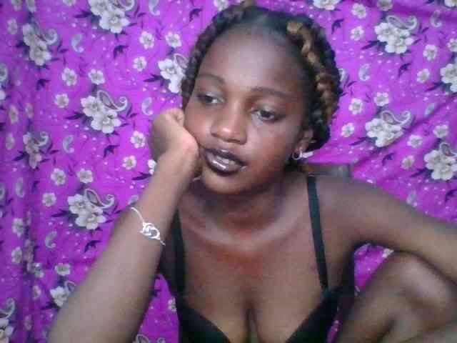 LovelyBlackGirl webcam