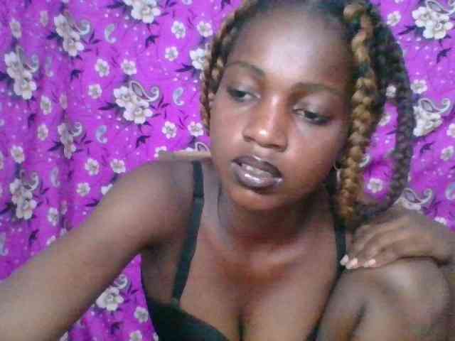 LovelyBlackGirl webcam