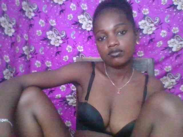 LovelyBlackGirl webcam