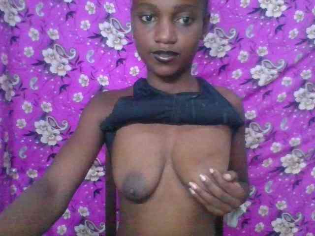 LovelyBlackGirl webcam