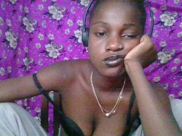 LovelyBlackGirl webcam