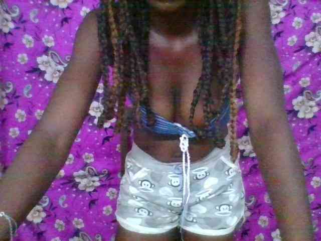 LovelyBlackGirl webcam