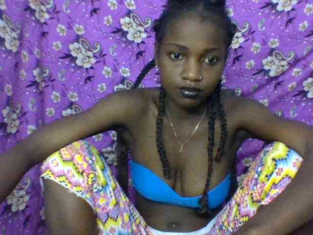 LovelyBlackGirl webcam