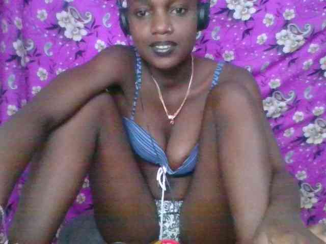LovelyBlackGirl webcam