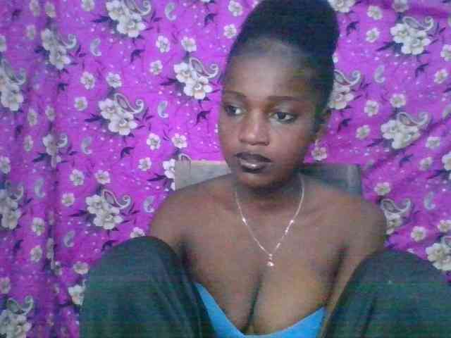 LovelyBlackGirl webcam