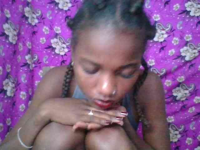 LovelyBlackGirl webcam