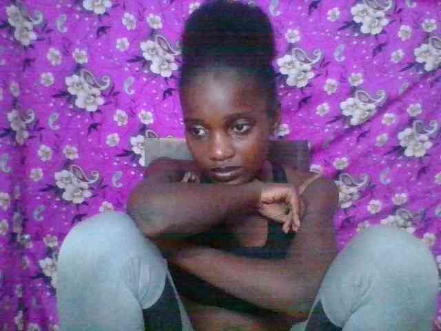 LovelyBlackGirl webcam