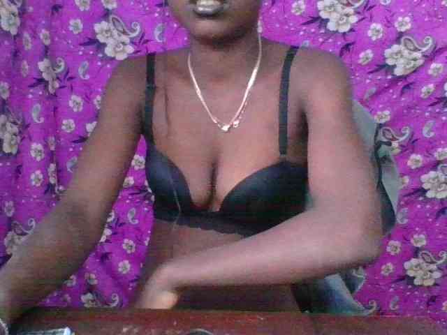 LovelyBlackGirl webcam