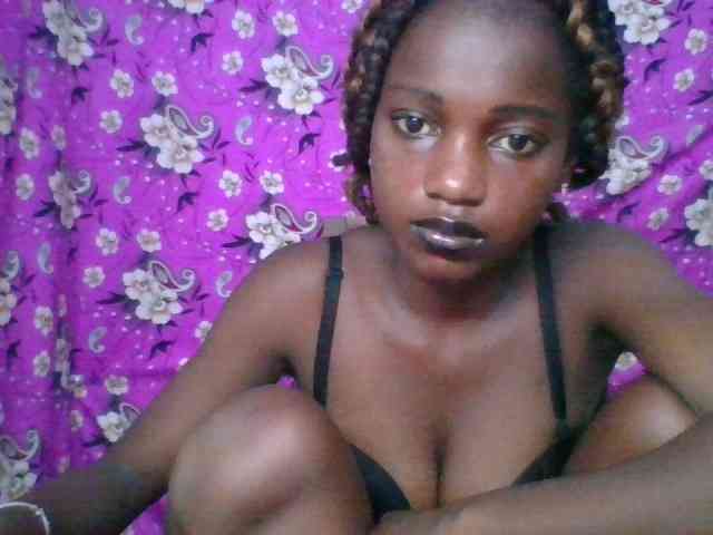 LovelyBlackGirl webcam