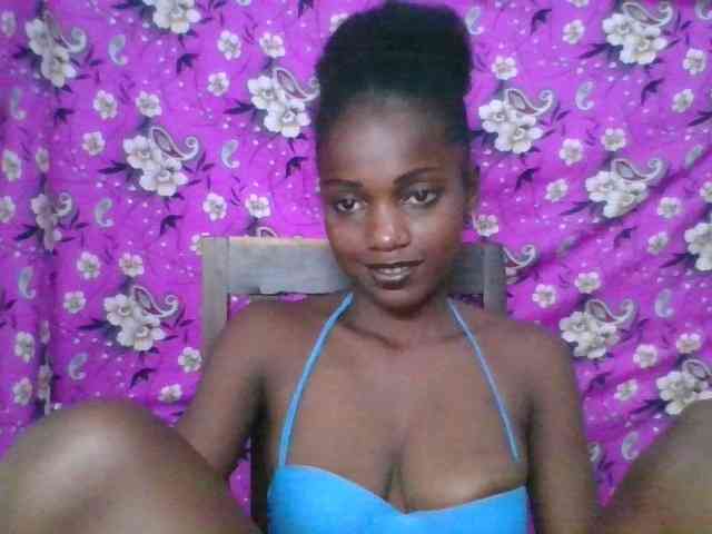 LovelyBlackGirl webcam