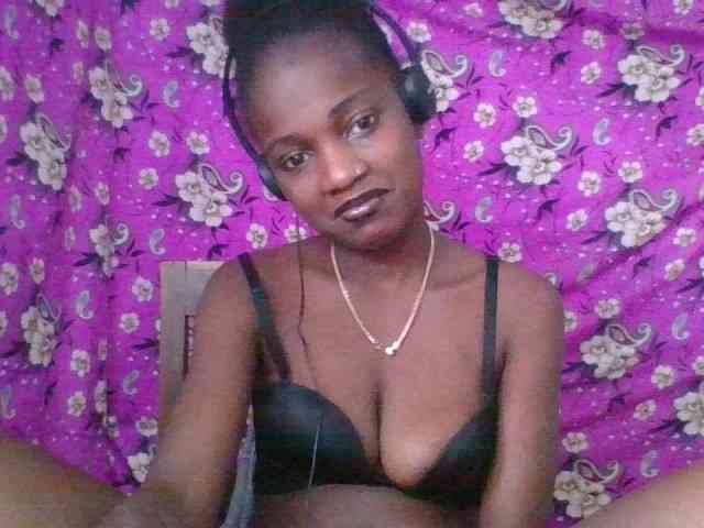 LovelyBlackGirl webcam