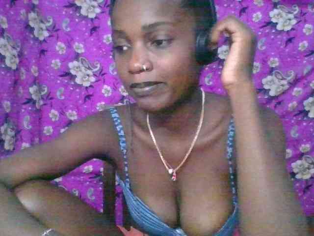 LovelyBlackGirl webcam