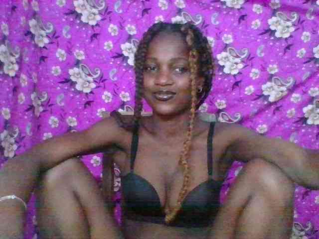 LovelyBlackGirl webcam