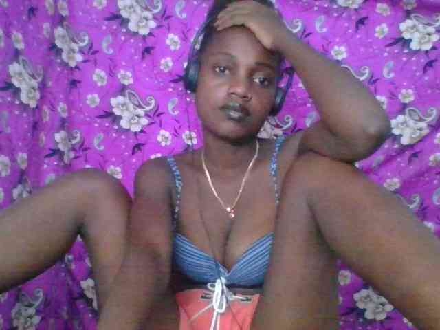 LovelyBlackGirl webcam