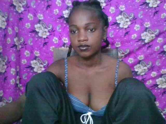 LovelyBlackGirl webcam