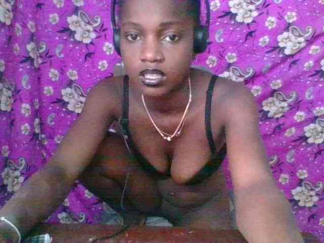 LovelyBlackGirl webcam