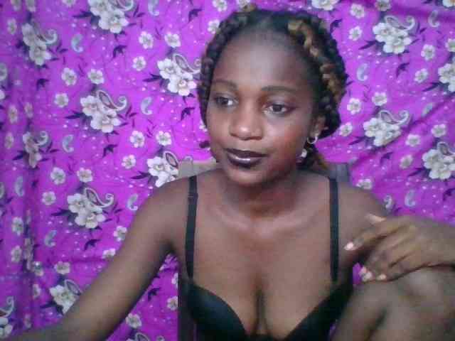 LovelyBlackGirl webcam