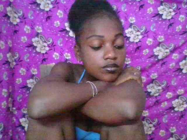 LovelyBlackGirl webcam