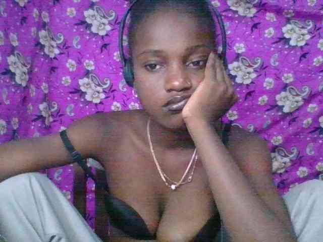 LovelyBlackGirl webcam