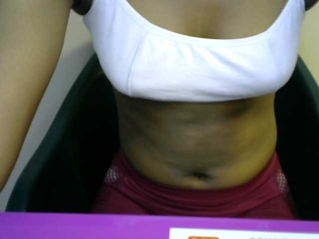 FoxySamantha7 live cam on BongaCams