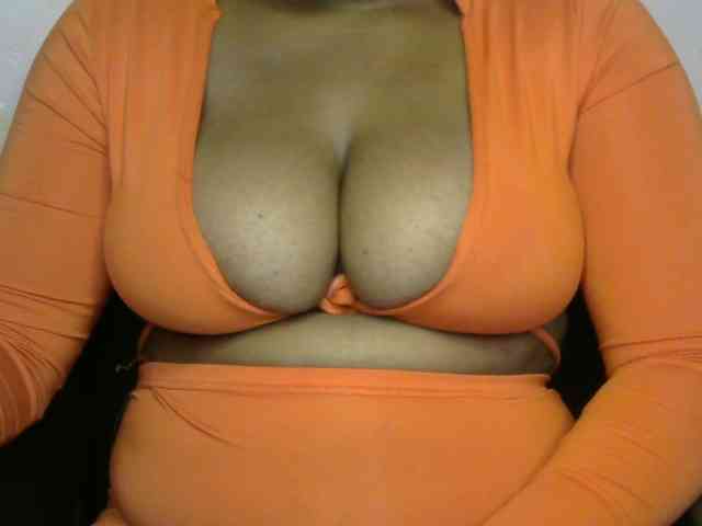 FoxySamantha7 Live Webcam on BongaCams